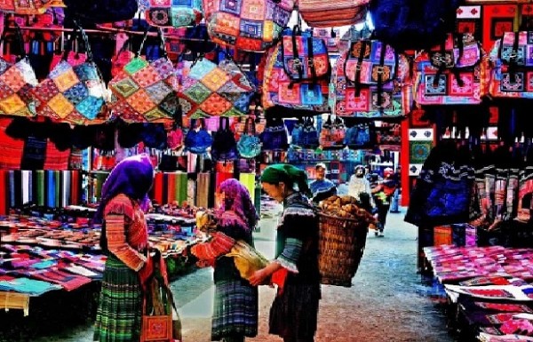 Sapa - Bac Ha Market on Saturday 2 days 1 night